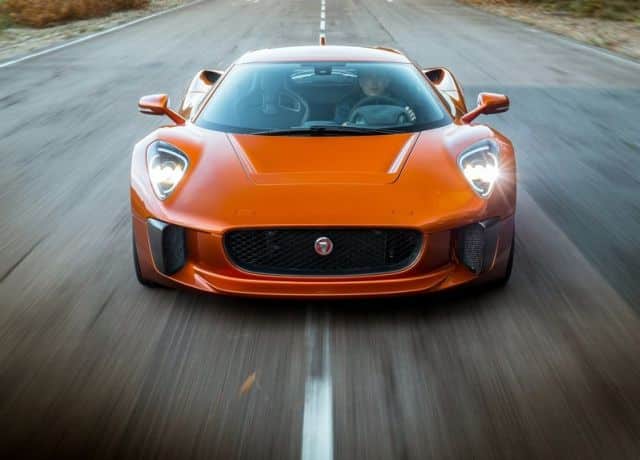 Jaguar C-X75 Spectre film çekimi otomobili arşiv karesi
