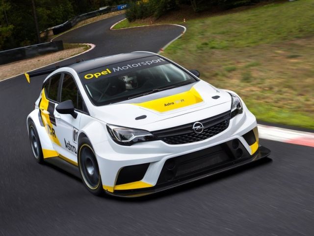 Opel Astra TCR yarış otomobili