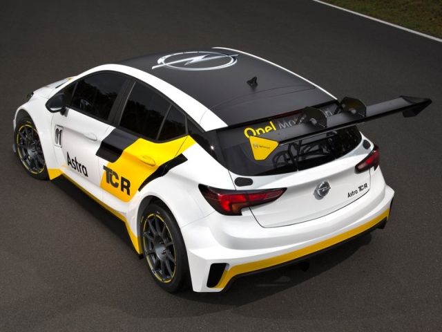 Astra TCR yarış gövdesi