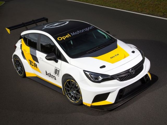 Astra TCR pist otomobili