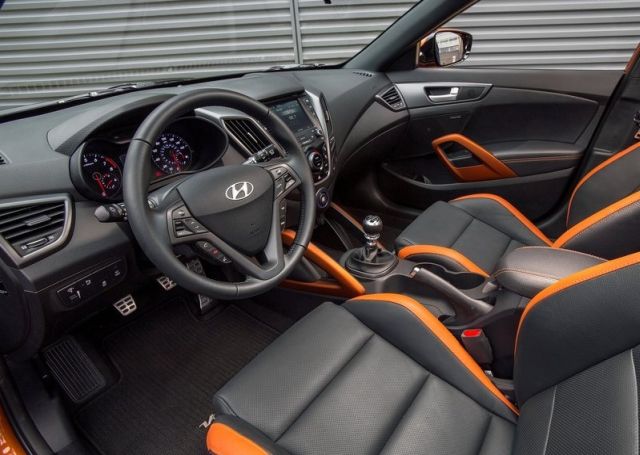 Hyundai Veloster arka bölüm