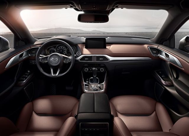 Mazda CX-9 üç sıralı SUV gövdesi