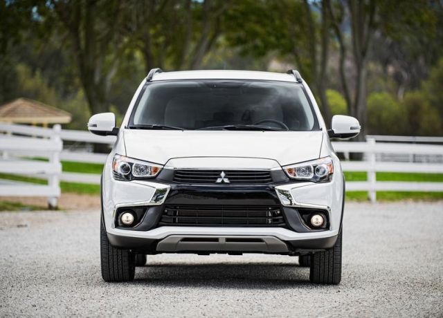 Mitsubishi Outlander Sport yan gövde tasarımı