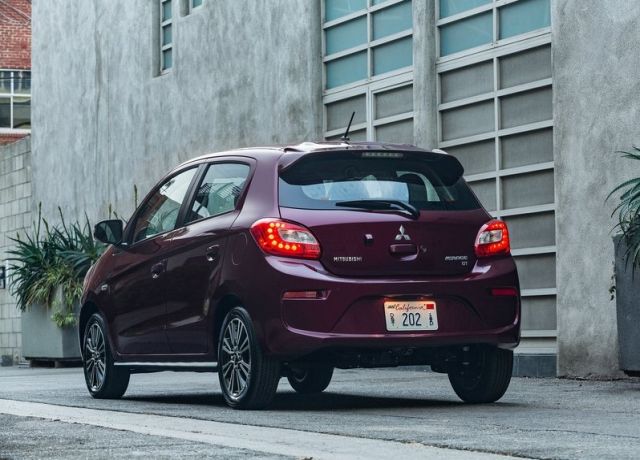 Mitsubishi Mirage GT yan profil