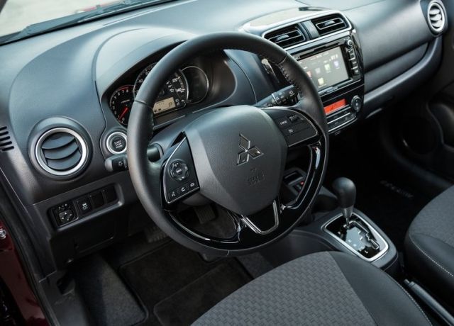 Mitsubishi Mirage GT jant ve yan görünüm