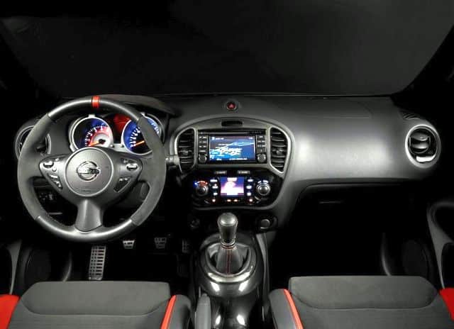 Juke Nismo RS iç mekân