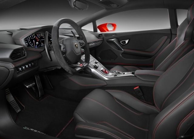 Huracan LP 580-2 arka üç çeyrek görünüm