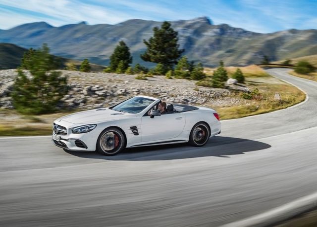 2017 Mercedes-AMG SL 63 önden görünüm