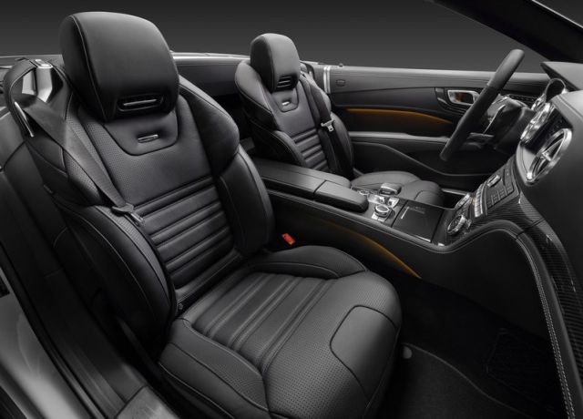 Mercedes-AMG SL 63 arkadan görünüm