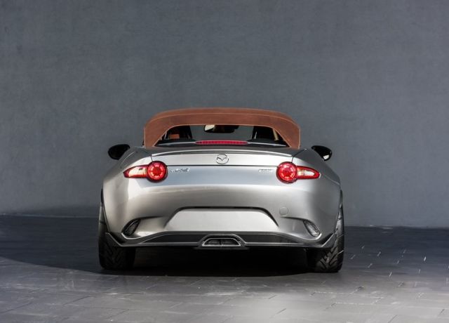 Mazda MX-5 Spyder açık tavanlı konsept tasarımı