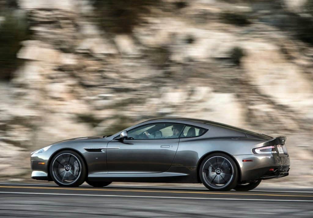 Aston Martin DB9 GT coupe yan profil