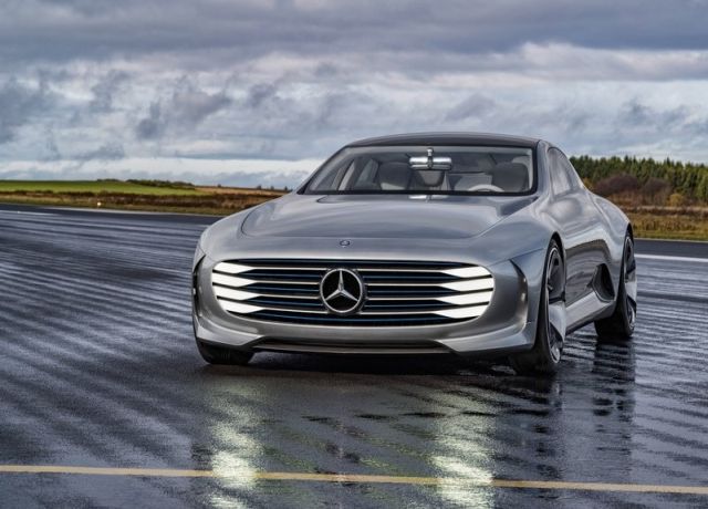 Mercedes-Benz Concept IAA ön üç çeyrek görünümü