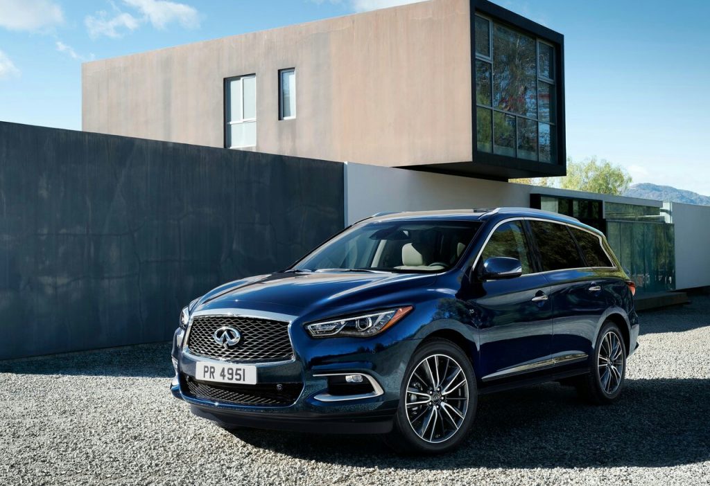 Infiniti QX60 yan gövde görünümü