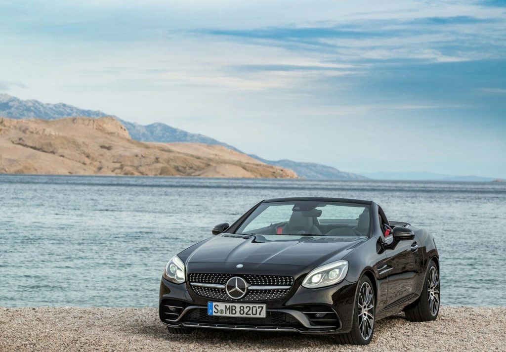 Mercedes-AMG SLC43 roadster görünümü