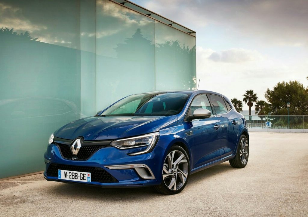 Megane GT kokpit ve direksiyon