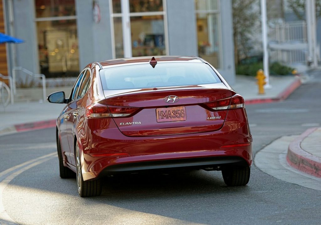 Hyundai Elantra arşiv görseli 4