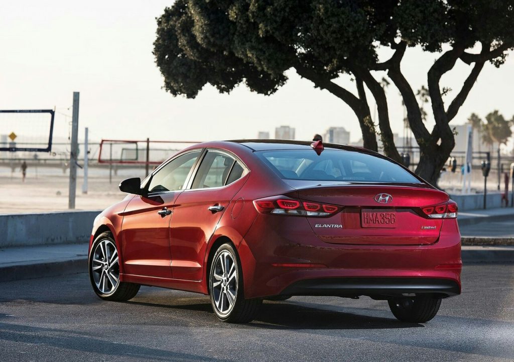 Hyundai Elantra arşiv görseli 2