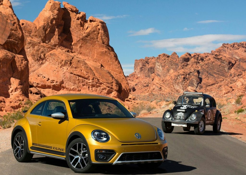Volkswagen Beetle Dune coupe ve klasik modifiye Beetle