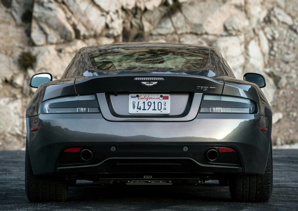 Aston Martin DB9 GT arka üç çeyrek görünüm