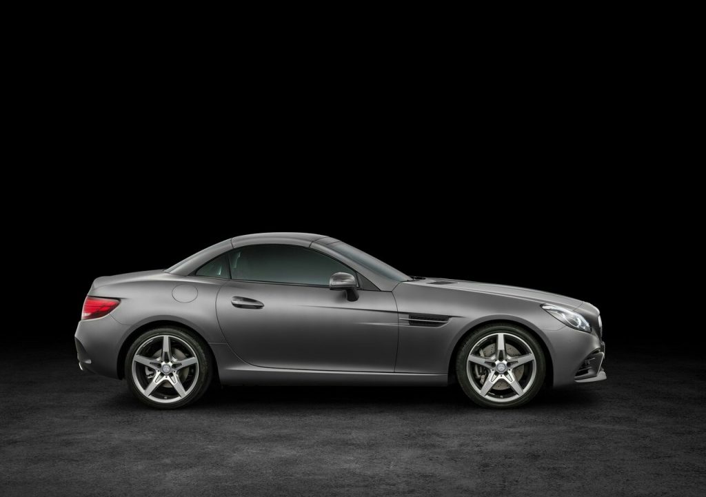 Mercedes-Benz SLC arka üç çeyrek görünümü