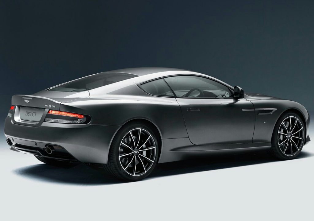 Aston Martin DB9 GT gösterge paneli