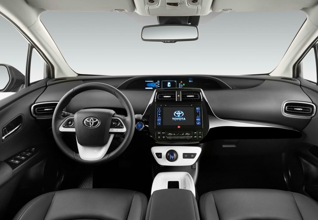 2016 Toyota Prius arşiv görseli 11