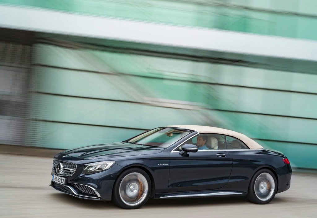 Mercedes-AMG S 65 Cabriolet hareket halinde yan görünüm