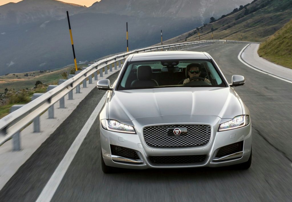 XF 3.0d dış tasarım ayrıntıları