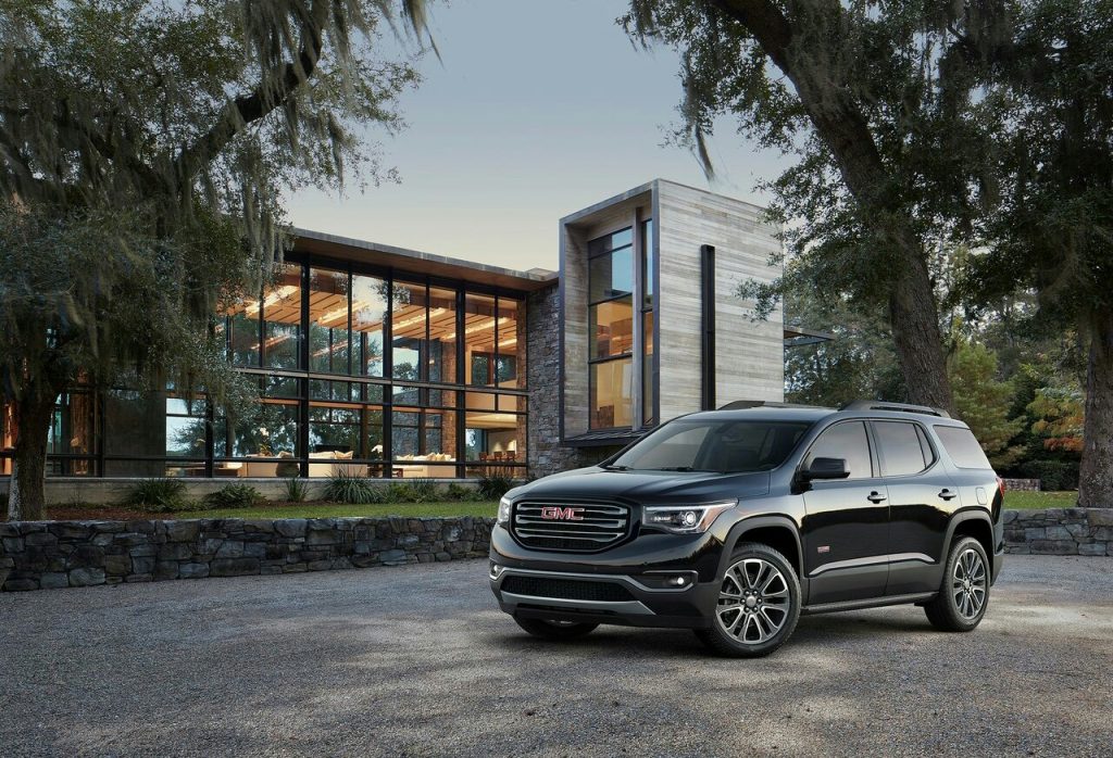 GMC Acadia yan profil arşiv görseli