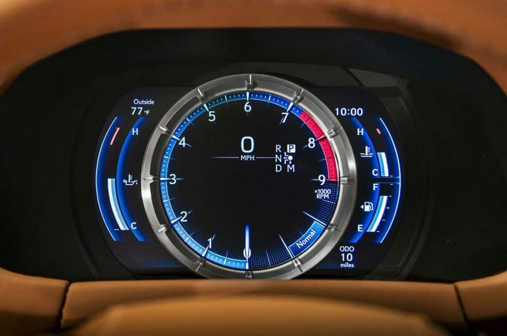 Lexus LC 500 dijital gösterge paneli