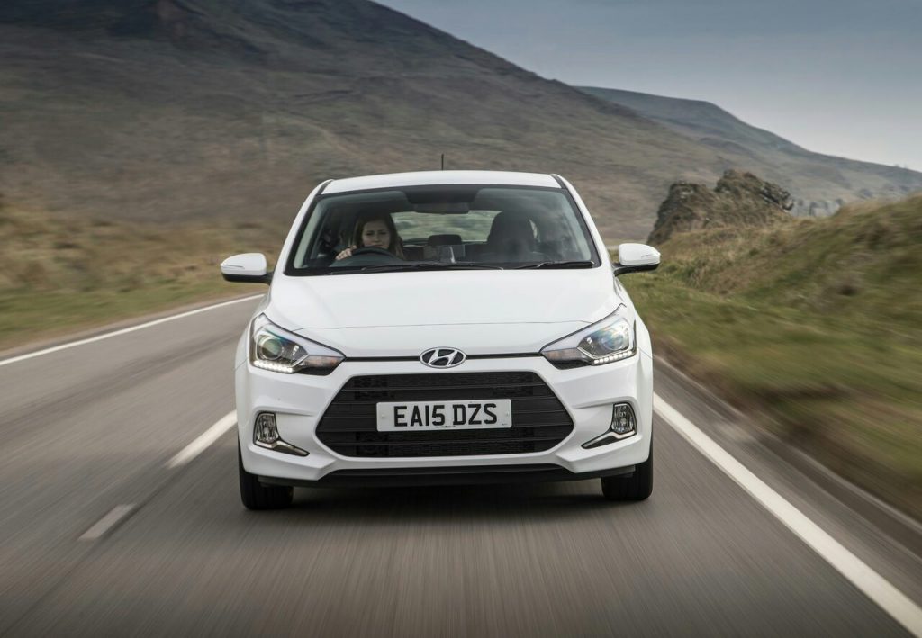 2016 Hyundai i20 Coupe önden sürüş görünümü
