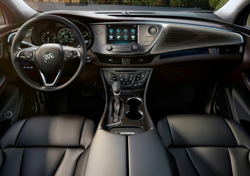 Buick Envision kokpit ve orta konsol
