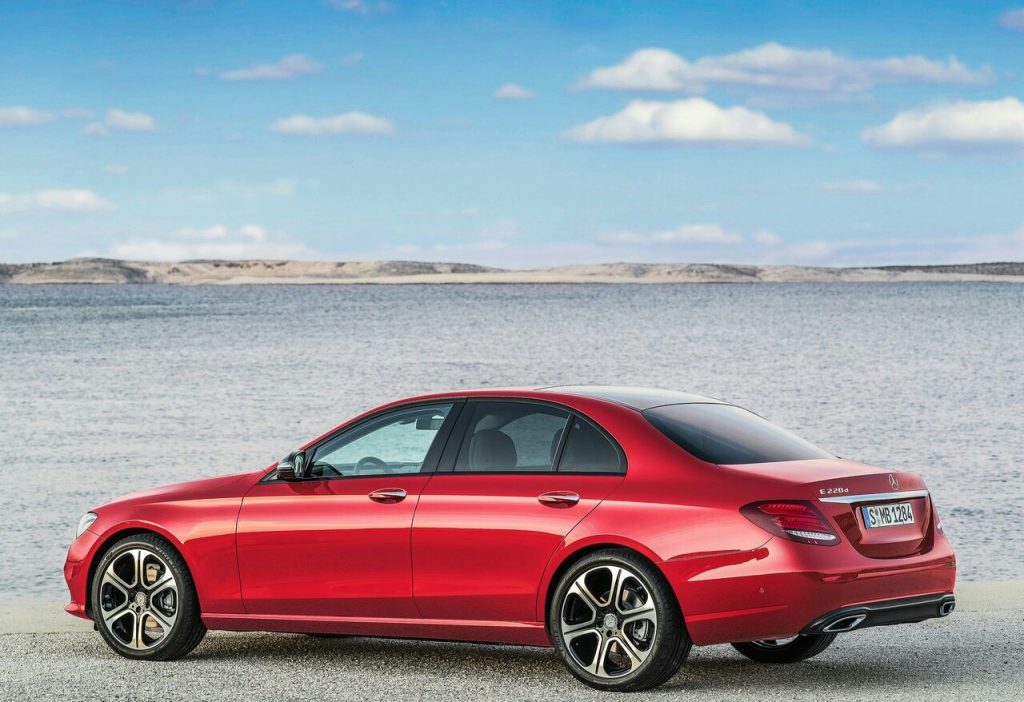 Mercedes-Benz E-Class W213 direksiyon ve ekranlar