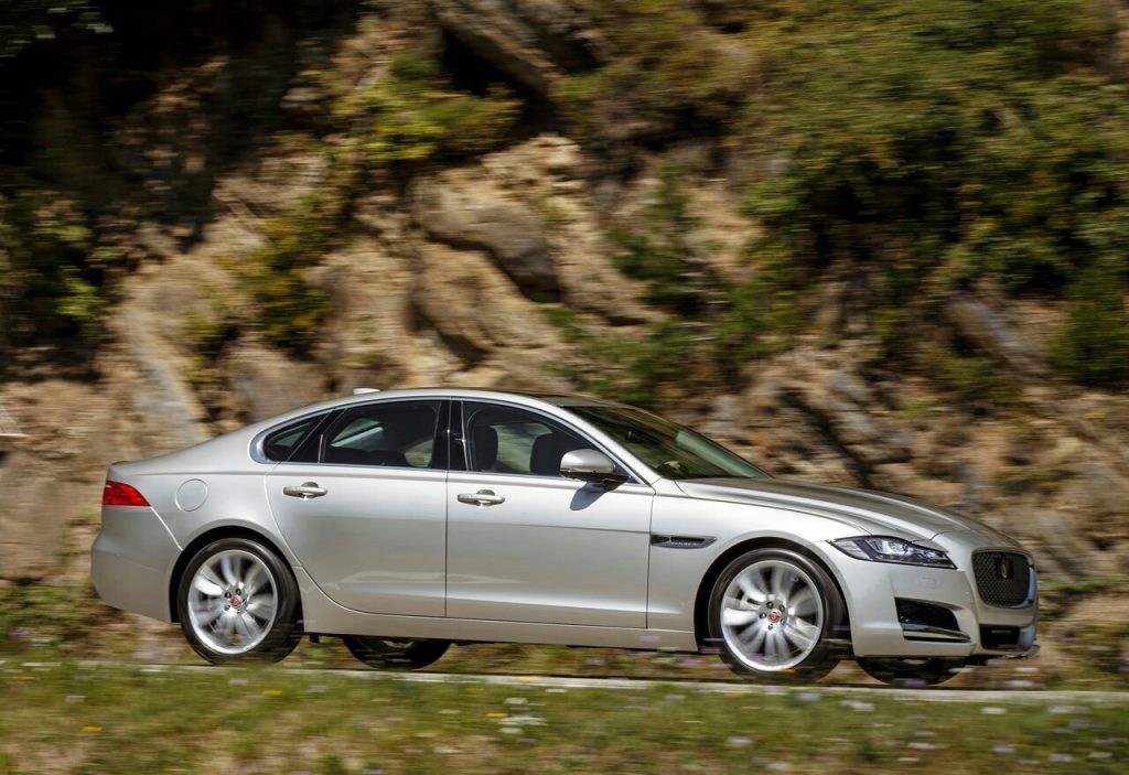 Jaguar XF 3.0d dış tasarım görünümü