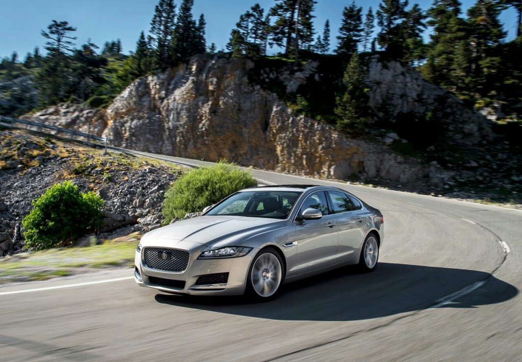 XF 3.0d sedan dış görünümü