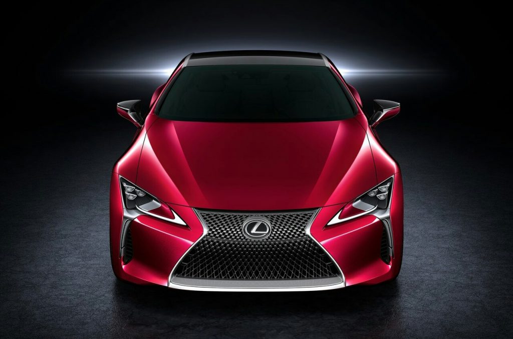 Lexus LC 500 ön görünüm ve spindle ızgara