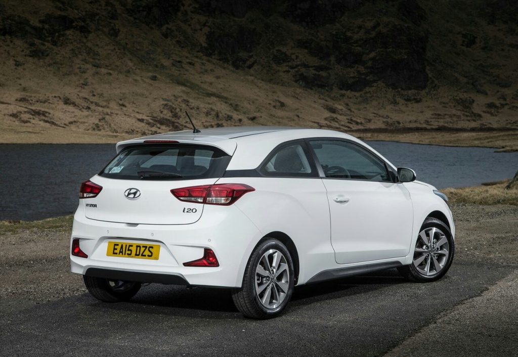 Hyundai i20 Coupe arka üç çeyrek dış görünümü