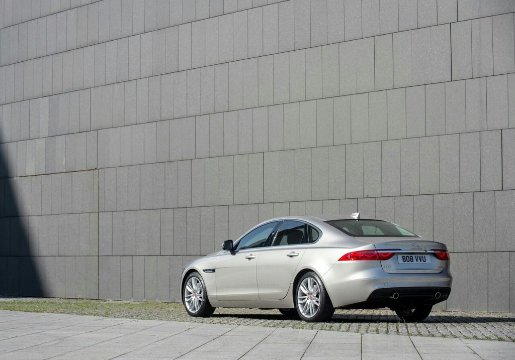 XF 3.0d gövde detayları