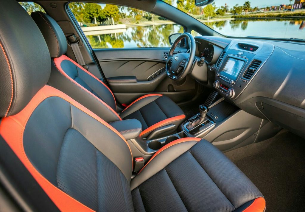Kia Forte5 arka tasarım görünümü