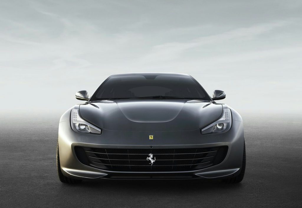 Ferrari GTC4Lusso önden görünüm
