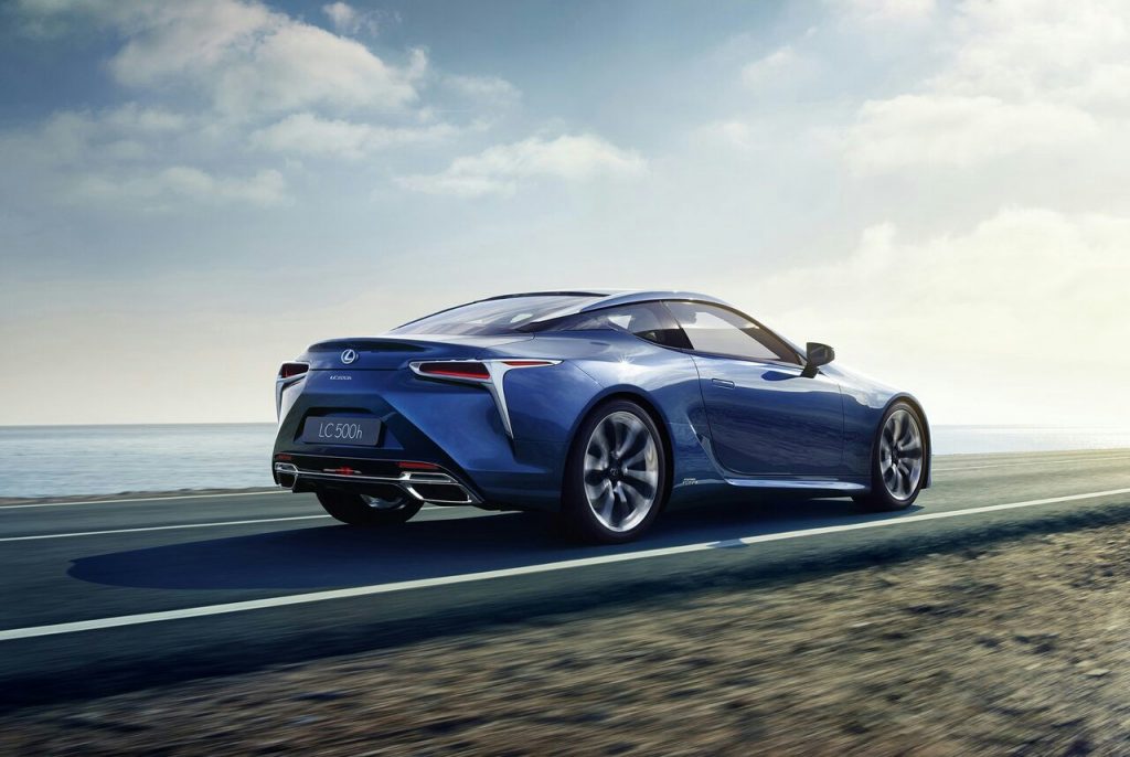 Lexus LC hibrit coupe arşiv görseli 5
