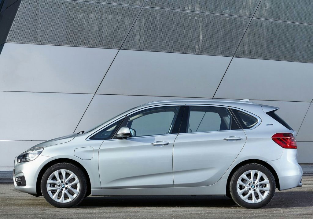 BMW 225xe Active Tourer otomobil görseli