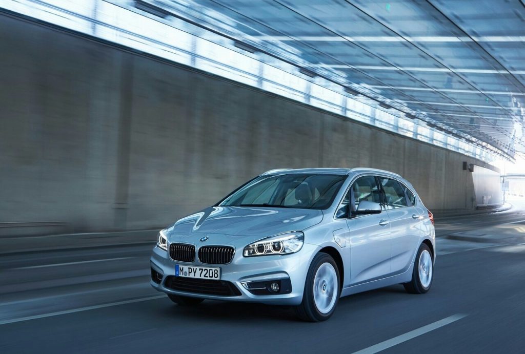 225xe Active Tourer dış görünüm ayrıntısı