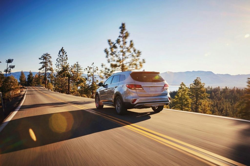 2017 Hyundai Santa Fe arka üç çeyrek görünümü