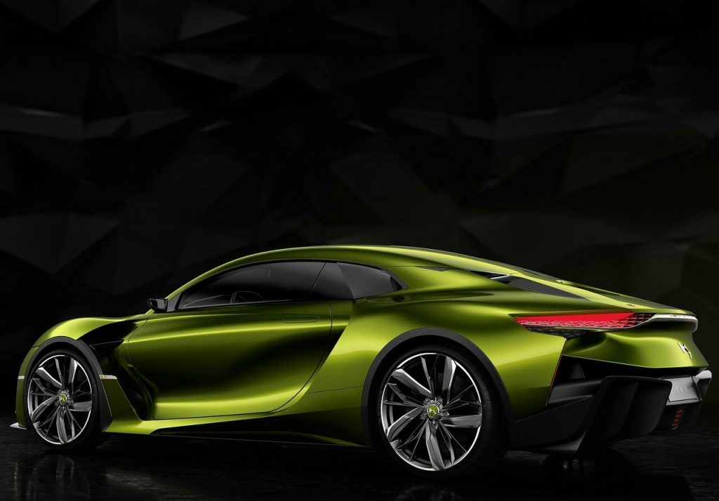 DS E-Tense arka üç çeyrek görünüm