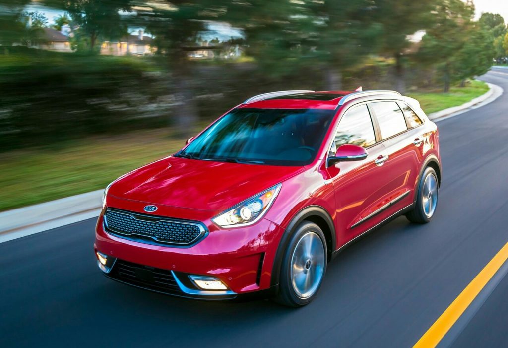 Kia Niro ön tasarım ve far detayları