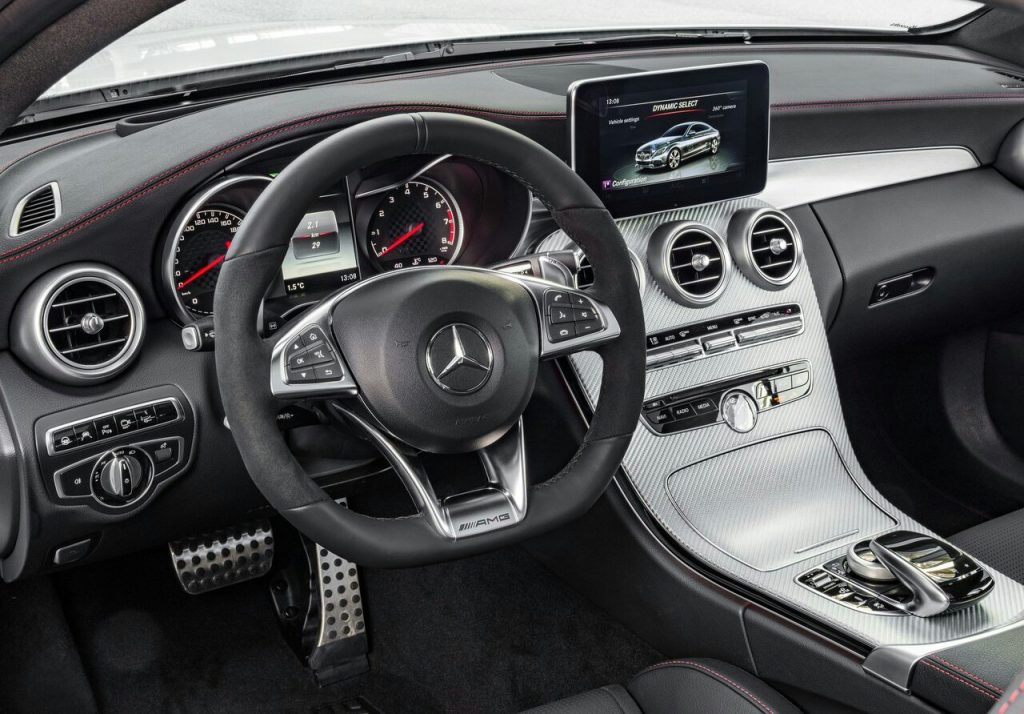 Mercedes-AMG C 43 Coupe kokpit ve spor koltuklar