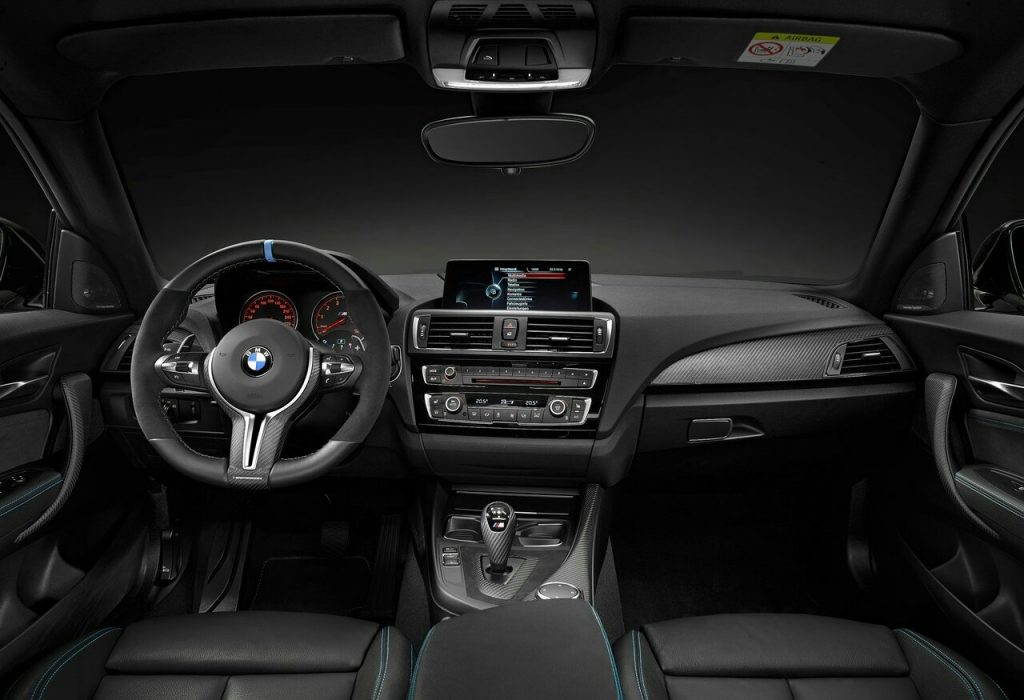BMW M2 M Performance iç trim detayları