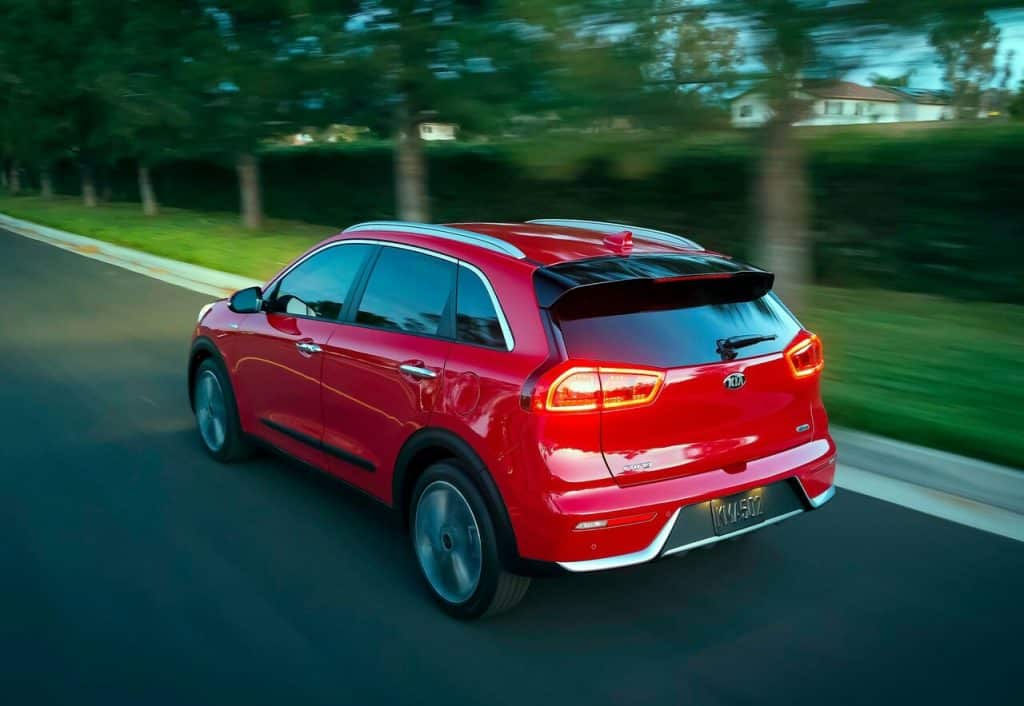 Kia Niro yan profil ve crossover gövde oranları