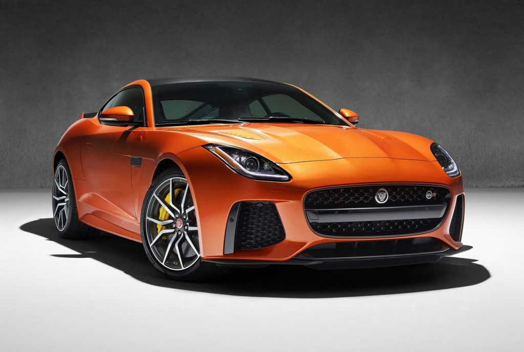 Jaguar F-TYPE SVR Coupe ön üç çeyrek görünüm